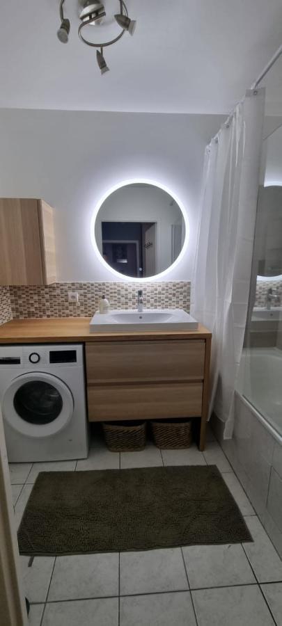 Appartement Cosy Pres Du Rer Chessy  Luaran gambar